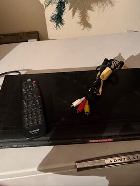 Toshiba Black DVD Video Player with remote control